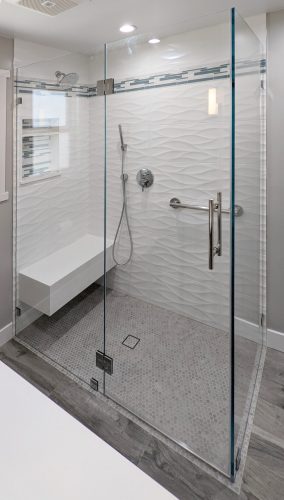 90 Degree Glass to Glass Shower Room with Ladder Handle Polished Chrome with Low Iron Glass